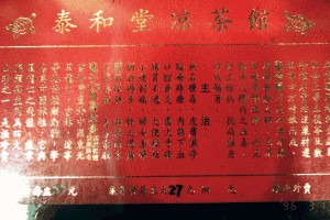 ���\����