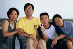 �ʐ�̃z�X�g�t�@�~���[